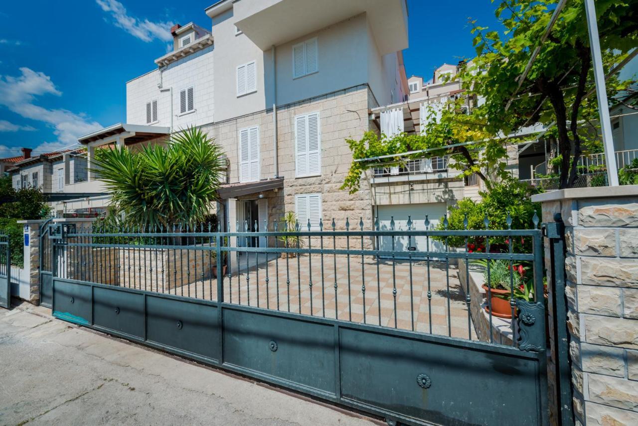 Superior Stunning Apartment Gravosa With A Free Parking Dubrovnik Exterior foto